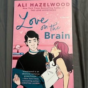 Paperback Love on the Brain by Ali Hazelwood
